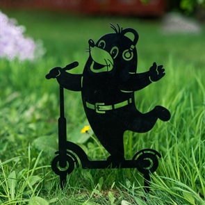 {{photo.Alt || photo.Description || 'Садовая декоративная фигура Крот на самокате металл'}}
