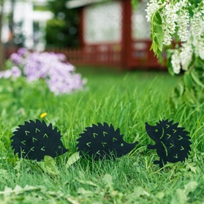 {{photo.Alt || photo.Description || 'Садовая декоративная фигура Ежата 3 шт  металл'}}