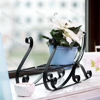 новогодняя подставка под цветы сани