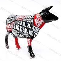 фигура коровы в оригинальной покраске