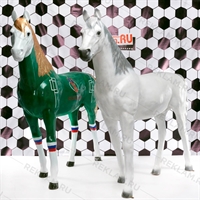 ростовая фигура коня футбольного