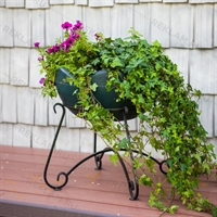 кованая уличная цветочная стойка