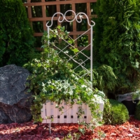 кованое ограждение с кашпо