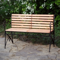 парковая деревянная скамейка