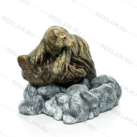 декоративный фонтан с медведем