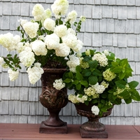 уличный вазон из бетона