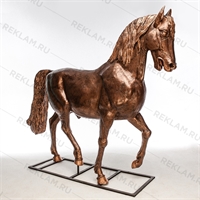 конь объемная рекламная фигура
