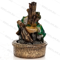 Декоративный фонтан с лягушками