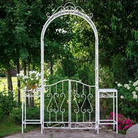 металлическая арка с калиткой