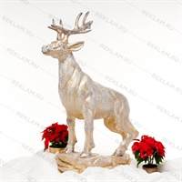 новогодняя скульптура олень