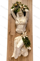 Фигура Девушка выходящая из стены