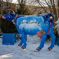 Ростовая фигура Корова Зимняя сказка