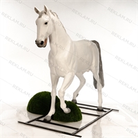 ростовая фигура лошадь