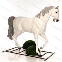 объемная фигура коня рысака