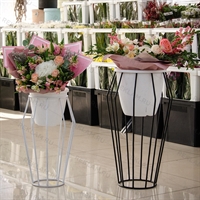 кованая цветочница в стиле лофт