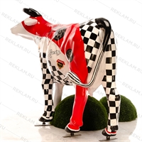 рекламная фигура корова феррари