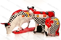 рекламная фигура корова