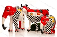 рекламная фигура корова феррари