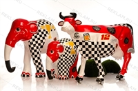 рекламная фигура корова феррари