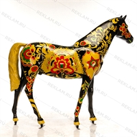 объемная фигура коня с росписью хохлома