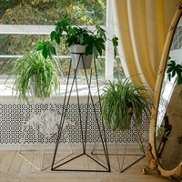 кованая подставка для цветов