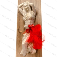 объемная фигура девушка из стены