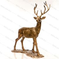 большая фигура оленя