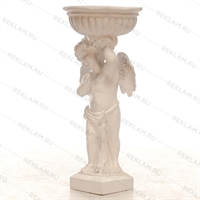 статуя ангела с вазой