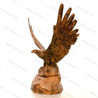 объемная фигура беркут на камнях