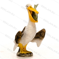 рекламная фигура пеликан с рыбой