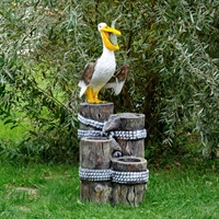 пеликан с рыбой садовый фонтан