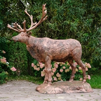 садовая фигура северный олень