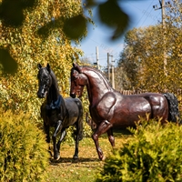 Объемная фигура Конь вороной