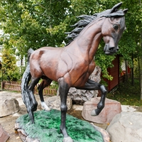 объемная фигура конь арабский