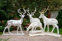 Новогодний декор торговых центров олени