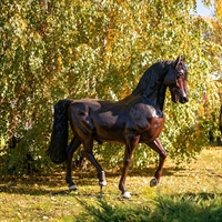 парковая скульптура коня