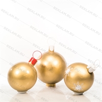 золотой елочный шар