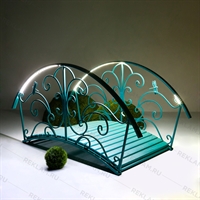 Декоративный мостик с подсветкой для ресторана