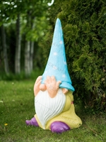 Гном в синем колпаке