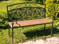 Скамейка в ландшафтном дизайне