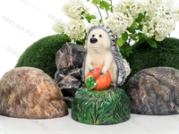 Ёж с яблоком