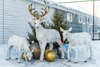 Новогодняя фигура Олень благородный цв.белый с золотом h=232 см - фото 39684