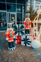 новогоднее украшение возле тц