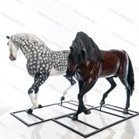 кони с гривой