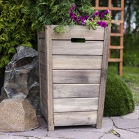 кашпо в ландшафте