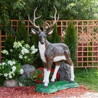 фигура оленя высотой 232 см