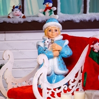 новогодняя фигура для оформления витрины магазина