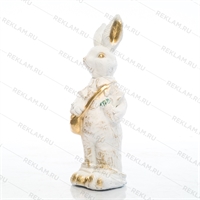 фигура в бело-золотой праздничной покраске