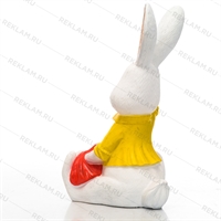 фигура заяц с мешком для декораций