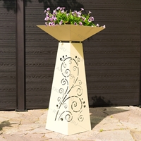 с чашей для растений